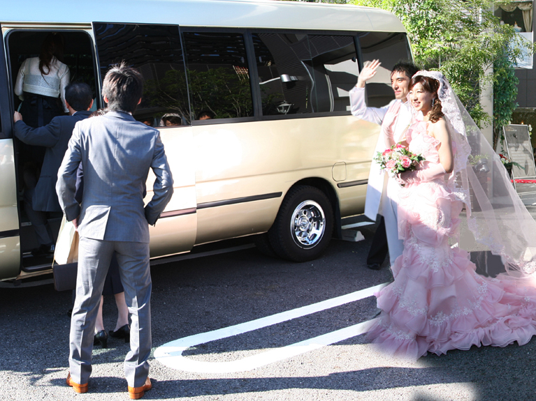 結婚式送迎バスの魅力 